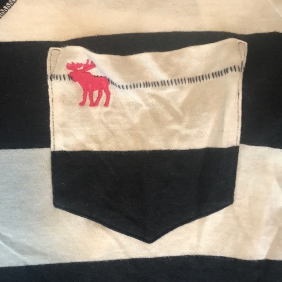 Abercrombie and Fitch Short Sleeve Shirt - Picture 2 of 4